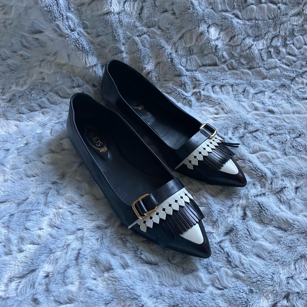 Tod’s Pointed Fringe flats